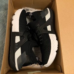 UA Project Rock 4 - Men’s Size 10